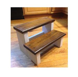 Tabouret en bois à deux marches durable avec une construction en bois robuste, parfait pour atteindre les placards, armoires, étagères et comptoirs surélevés - Product Image 4