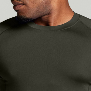 Camiseta de alta calidad con gran aspecto personalizado y transpirable de tela suave al tacto de poliéster para entrenamiento y gimnasio - Product Image 3