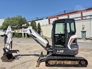 Tracteur d'occasion E35 à roues avec moteur et boîte de vitesses, prêt à la vente, équipé d'un chargeur frontal, matériel agricole utilitaire - Product Image 2