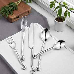 ชุดช้อนส้อมสแตนเลสสตีลทรงทันสมัย VIC 749 SP ด้ามจับลายวน |   ชุดช้อนส้อมพรีเมียม 5 ชิ้น สำหรับโต๊ะอาหาร - Product Image 2