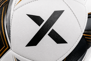 Ballon de football promotionnel personnalisé X |   Blanc Noir Or |   Logo X |   Fabricant OEM ODM |   Design haut de gamme |   Qualité supérieure - Product Image 4