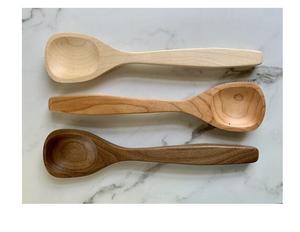 Produit haut de gamme: Admirable qualité, nouveau design, couleur bois naturel, cuillère à soupe en bois à long manche - Product Image 1