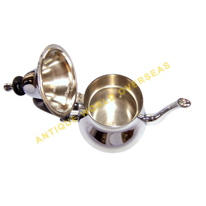 กาน้ำชาชุบเงินทรงสูงพร้อมการแกะสลักลายดอกไม้ที่ซับซ้อนทำจากโลหะสำหรับพิธีชงชาแบบดั้งเดิมของชาวโมร็อกโกทำด้วยมือ - Product Image 2