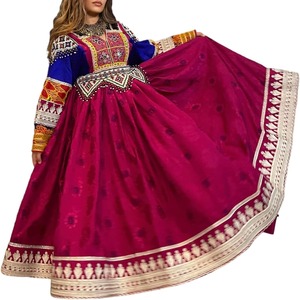 Robe traditionnelle afghane Vêtements afghans de haute qualité Bakhmal Robe afghani traditionnelle Broderie de perles Pièces de monnaie Robe afghane - Product Image 4