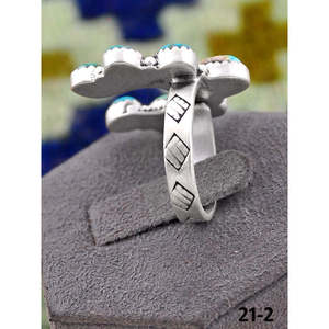 Bague artisanale en argent sterling du sud-ouest avec ruban émeraude et sertissage Royston & Bezel, idéale pour un cadeau - Product Image 2