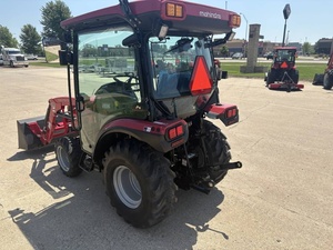Mejor OFERTA: Tractor Compacto Mahindra 2126 HST con Retroexcavadora y Cargador Frontal para Construcción Agrícola - Product Image 5