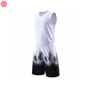 Uniforme de Baloncesto Personalizado de Primera Calidad para Adultos Unisex, Manga Corta, Diseño Impreso, 100% Poliéster - Product Image 1