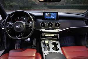 Kia Stinger GT2 AWD 2018 Usado, Sin Reserva, Motor V6 Twin-Turbo de 365 hp, Interior en Cuero Nappa Rojo, Sin Modificaciones - Product Image 4