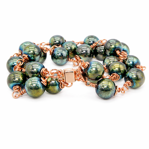 Pulsera de Hematita Verde con Cuentas y Alambre Envolvente con Cierre Magnético - Product Image 1