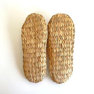 Chanclas personalizadas hechas a mano de jacinto de agua, chanclas de mejor diseñador del fabricante superior OEM - Product Image 3