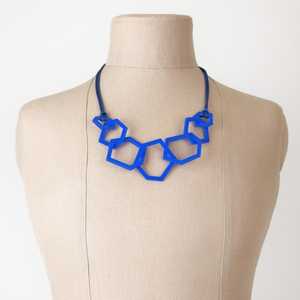 MN EXPORTS Collier ras du cou tendance en résine bleue avec perles naturelles pour femme, design fait main élégant et à la mode, provenance Inde - Product Image 3