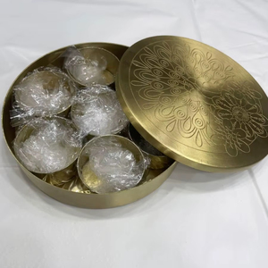 Boîte à épices authentique en laiton pour la cuisine indienne, préservant l'arôme et la fraîcheur des épices - Product Image 1