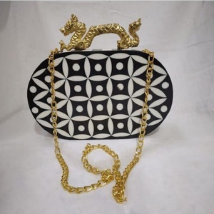 Bolso de Mano de Resina Bohemia Elegante de Alta Calidad Hecho a Mano con Diseño Personalizado, Asa de Dragón de Metal Portátil, Moderno para Mujer - Product Image 1