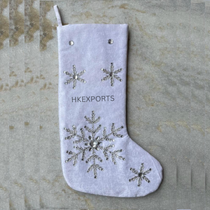 Chaussette de Noël brodée flocon de neige argenté en coton doux, décoration de fêtes - Product Image 4