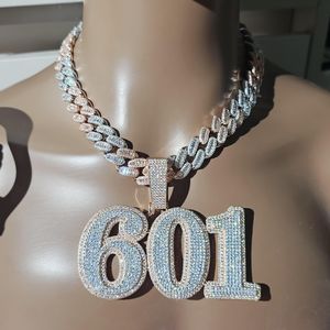 Colgante personalizado de plata de ley 925 con diamante moissanita MSL3 601, joyería hip hop con incrustaciones de diamantes, regalo de lujo de dos tonos para hombres y mujeres con cadena. - Product Image 5