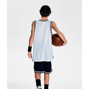 Camisetas deportivas personalizadas al por mayor de alta calidad para hombre, transpirables, para gimnasio, fitness, correr, entrenamiento, ligeras, para uso diario. - Product Image 3