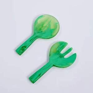 Utensilios de Ensalada de Resina Hechos a Mano de Lujo con Mangos Transparentes Inspirados en el Océano Aptos para Lavavajillas Perfectos para Cenas Elegantes y Regalos - Product Image 4