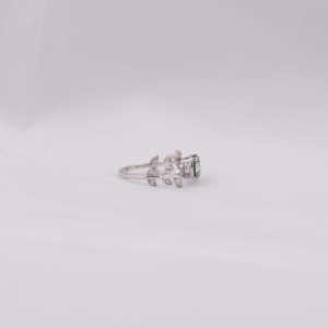 แหวนหมั้นชุบทอง14K แหวนแฟนซีสีเขียวทรงกลมลายดอกไม้ทันสมัยสำหรับผู้หญิง - Product Image 5