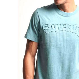 เสื้อยืดลายนูนสำหรับผู้ชายเสื้อเชิ้ตผ้านุ่มออกแบบโลโก้ได้ตามต้องการ - Product Image 2