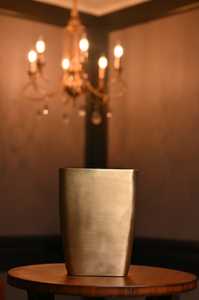 AK แจกันดอกไม้ทำจากโลหะทองเหลืองดึงดูดใจพร้อมแจกันประดับโต๊ะสีทองสำหรับตกแต่งโต๊ะ/ตกแต่งคาเฟ่ - Product Image 3