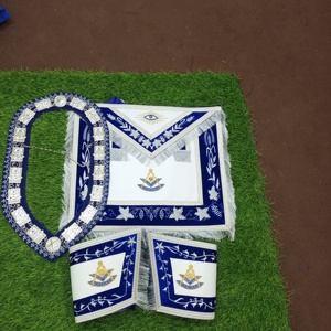 NOUVELLE BRODERIE À LA MAIN PAST MASTER TABLIER, MANCHETTES ET COLLIER BLEU ROYAL VELVET-HSE - Product Image 5