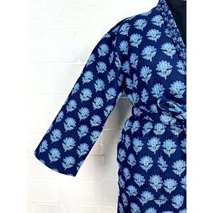 ชุดกิโมโนยาวแบบกลับด้านได้ Kantha Matelass สำหรับผู้หญิง สีดำมัสตาร์ด ลายดอกไม้ พิมพ์ลายดอกไม้พฤกษศาสตร์ ผ้าฝ้ายแท้ - Product Image 3