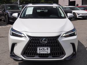 Blanco usado 2024 Lexus NX 350 AWD usado con ruedas de aleación Asientos de cuero Sistema de navegación Arranque remoto Techo solar Asientos calefactables - Product Image 4