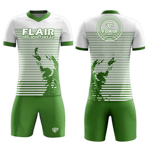 La mejor calidad, diseño personalizado, transpirable, comodidad, conjuntos de uniformes de camiseta de fútbol, servicio OEM para jóvenes, jugadores masculinos, corte automatizado - Product Image 2