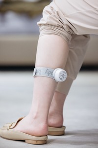 Masajeador de tratamiento de acupuntura eficaz, productos de masaje con función de calor para aliviar el dolor de piernas y pies - Product Image 4