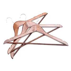 Percha de madera de lujo para mujer al por mayor con muescas dobles Logotipo de marca de gama alta para sala de estar - Product Image 6