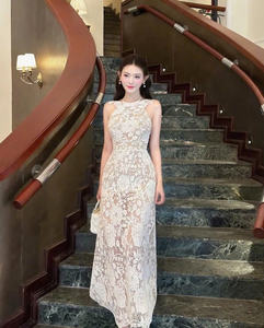 Une robe en dentelle blanche immaculée qui évoque une allure douce made in Vietnam - Product Image 5