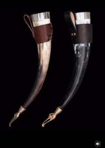 Cuernos para Beber Vikingos con Soporte, Hechos de Cuernos de Búfalo de la India - Product Image 5