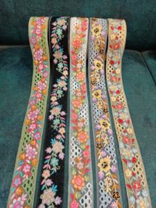 Tela de encaje bordada floral colorida vibrante y detallada Patrones intrincados ecológicos para zapatos y moda de alta gama - Product Image 5