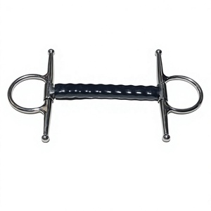 Bocado para Caballo de Acero Inoxidable con Mejillas Completas y Boquilla de Goma Negra, Diseño Flexible - Product Image 1