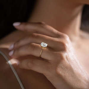 Elegante y duradero corte de cojín Moissanite solitario anillo de compromiso colección de elegantes anillos de Moissanite - Product Image 2