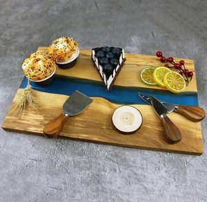 Planche à découper à fromage en bois de teck et résine bleue avec poignée Planche à découper de bonne qualité Planche à découper en résine et bois - Product Image 5