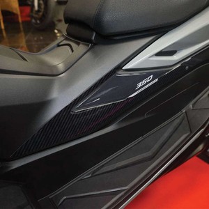 Adesivi Protettivi Laterali 3D Boomerang Compatibili per Honda Forza 350 2022-2025 - Product Image 1