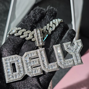 Colgante personalizado con nombre en plata con diamantes de moissanita y cadena cubana, joyería de lujo estilo hip hop para hombres y mujeres, ideal para fiestas. - Product Image 3