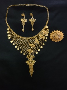 Bague collier boucles d'oreilles à bas prix sertie de bijoux de style luxe plaqués or 22 carats à vendre par les exportateurs - Product Image 2