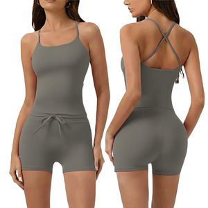 Conjunto deportivo de yoga para mujer, dos piezas, pantalones cortos de cintura alta y top deportivo - Product Image 2