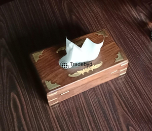 Caja de Pañuelos de Madera de Primera Calidad con Encanto Rústico, Portapañuelos Hecho a Mano con Diseño Floral Grabado para Decoración de Estilo Rústico Tradebyd - Product Image 4