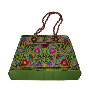 Large Capacity Bohemian Ethnic Floral Design Cotton <b>Tote</b> Green Base Zipper Closure Women's Portable Daily Outings Messenger <b>Bag</b> - Product Image 1
