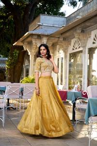 Belle tenue occasionnelle de qualité supérieure Goldie Lehenga Choli & Dupatta avec une broderie de fil uni et à paillettes à vendre - Product Image 2