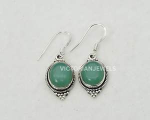 925 Plata de ley sólida Aqua Calcedonia mes de mayo piedra natal gancho pendiente - Product Image 2