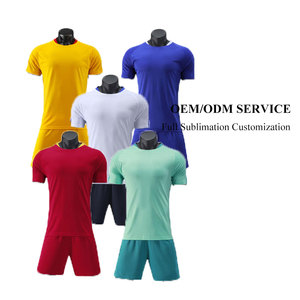 Maillot de football personnalisé pour adulte avec nom d'équipe personnalisable, ensembles de football OEM à séchage rapide, 100% polyester respirant et léger - Product Image 1