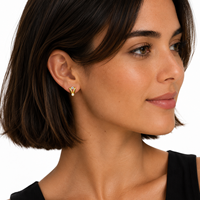 JJBRAVO - Aretes de Oro Macizo con Forma de Corazón y Perla de Agua Dulce, Estilo Lujoso, Certificados por Terceros, 0.45 g, Metal Precioso, Joyería Fina para Mujer