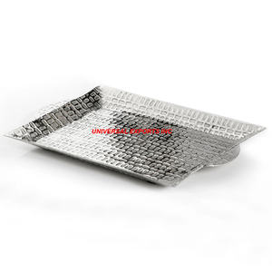 Juego de Tres Bandejas para Chocolate con Acabado Dorado, Juego de Tres Bandejas de Diseño para Chocolate, Nueva Olla Metálica de Diseño - Product Image 4