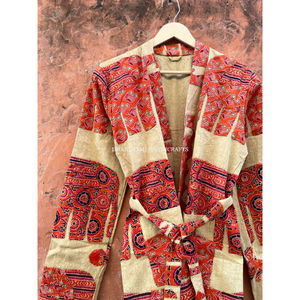 Chaqueta Kantha acolchada corta de algodón para mujer Chaquetas Kantha de Cintura de estilo moderno de temporada de invierno estampadas para mujer - Product Image 1
