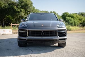 Cayenne Turbo 2021, V8 Twin-Turbo de 541 hp, Tracción en las Cuatro Ruedas, Paquete Premium Plus, Sin Modificar - Product Image 2
