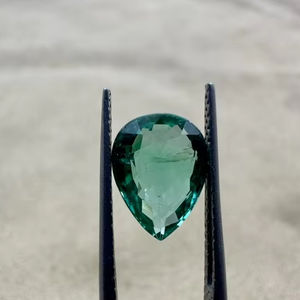 ลูกแพร์พลอยสีเขียวแซมเบียธรรมชาติอัญมณีสีเขียวเจียระไนแบบหลวมได้รับการรับรอง - Product Image 1